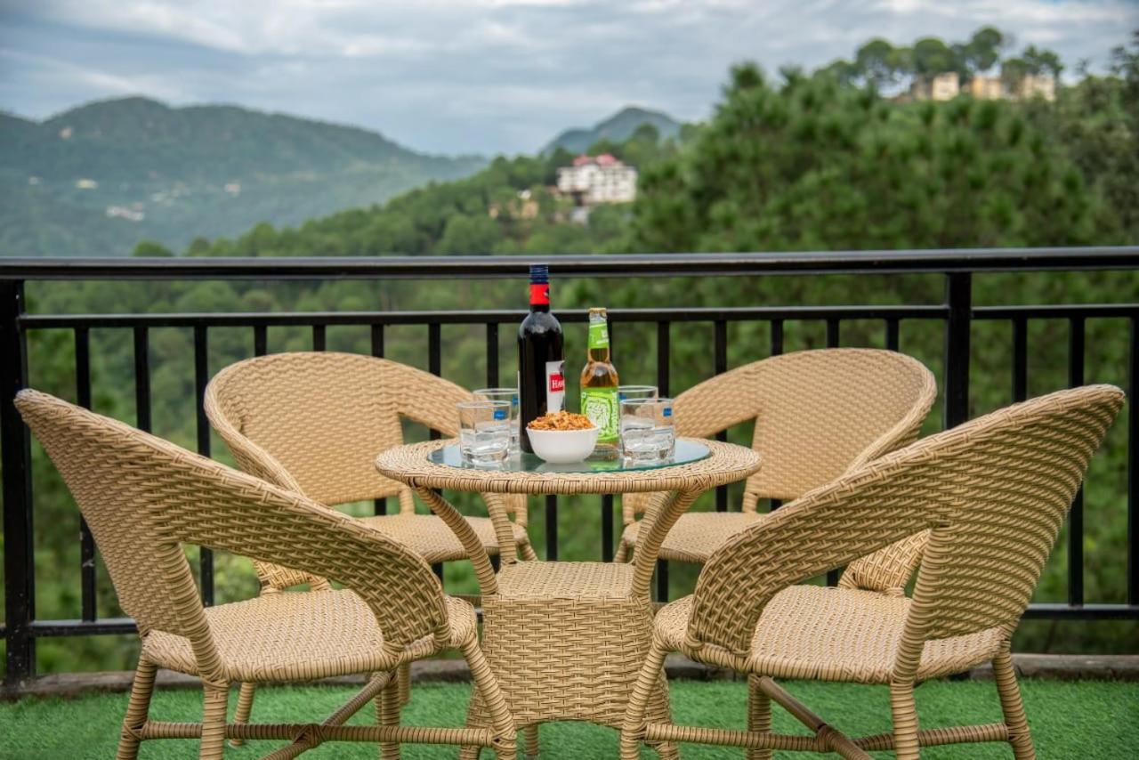 Himalyan Basera I Pvt Balcony I Serviced Apt I By Exotic Stays Kasauli Exterior photo